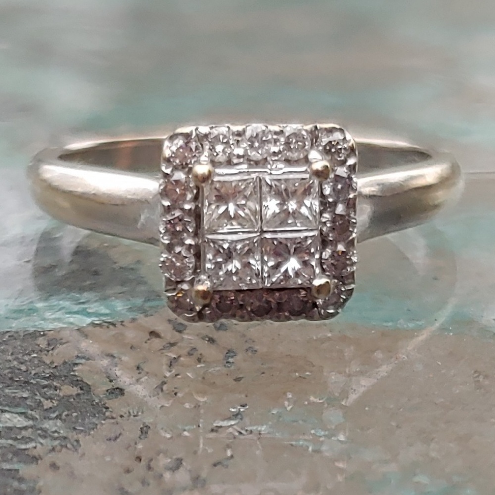 Real Diamond 10kt WG Engagement Ring